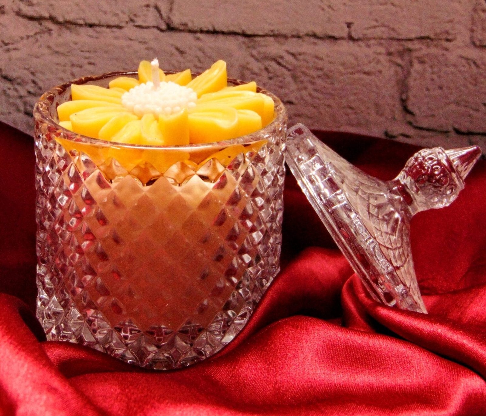 Crystal Jar Daisy Candle image 1
